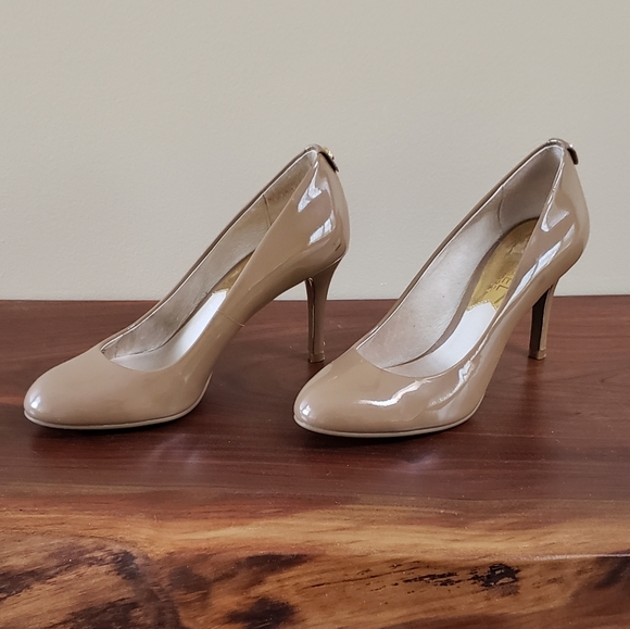Michael Kors patent leather heels - Picture 2 of 9